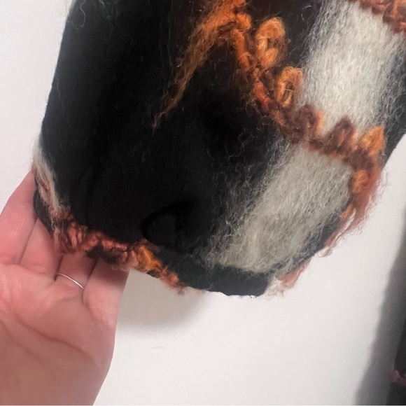 BELLA BLUE Abstract Embroidered Wool Blend Statement Coat - Picture 5 of 16